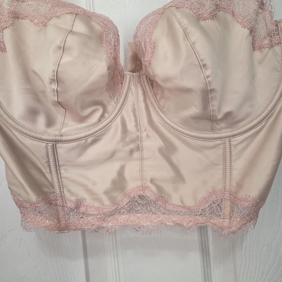 Victoria's Secret Dream Angels Unlined Balconette Lace Bustier Cream/Pink 36DD - Picture 6 of 15